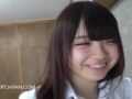 【無修正】幼児体系のパイパン娘に容赦無く押し込んで中出しSEX