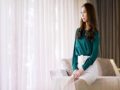 しみけんにハードに責められてビクビク絶頂し酔いしれる美女