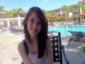 固くて短いチンポは初めての美少女な白人娘！